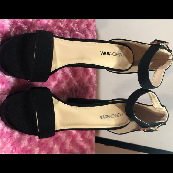 Shoes - Picture 3 of 4